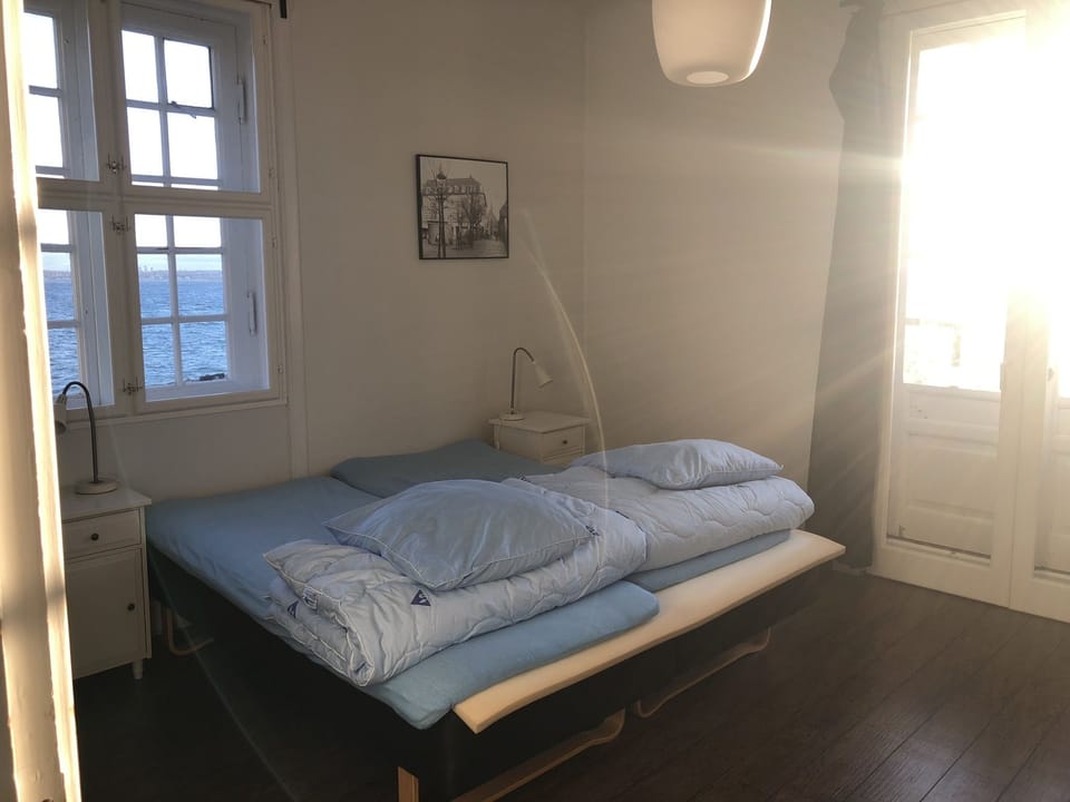 Family Apartment, Multiple Beds, Non Smoking, Sea View | Hypo-allergenic bedding, iron/ironing board, rollaway beds, free WiFi
