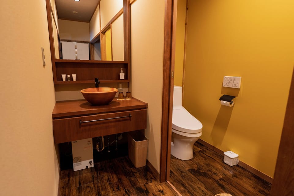 Standard Twin Room | Down comforters, in-room safe, WiFi (free), bed sheets