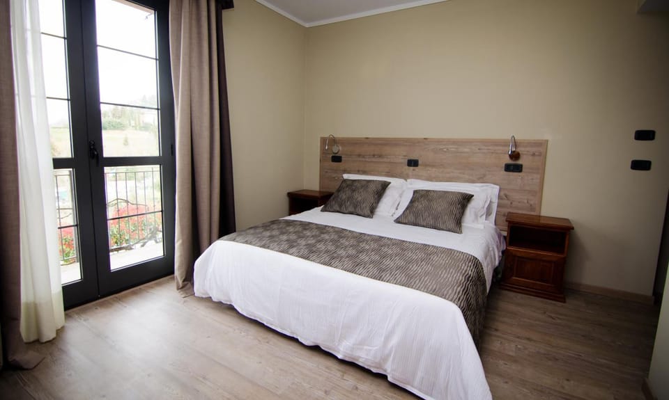 Superior Room, 1 Double Bed, Valley View | Down comforters, minibar, in-room safe, desk
