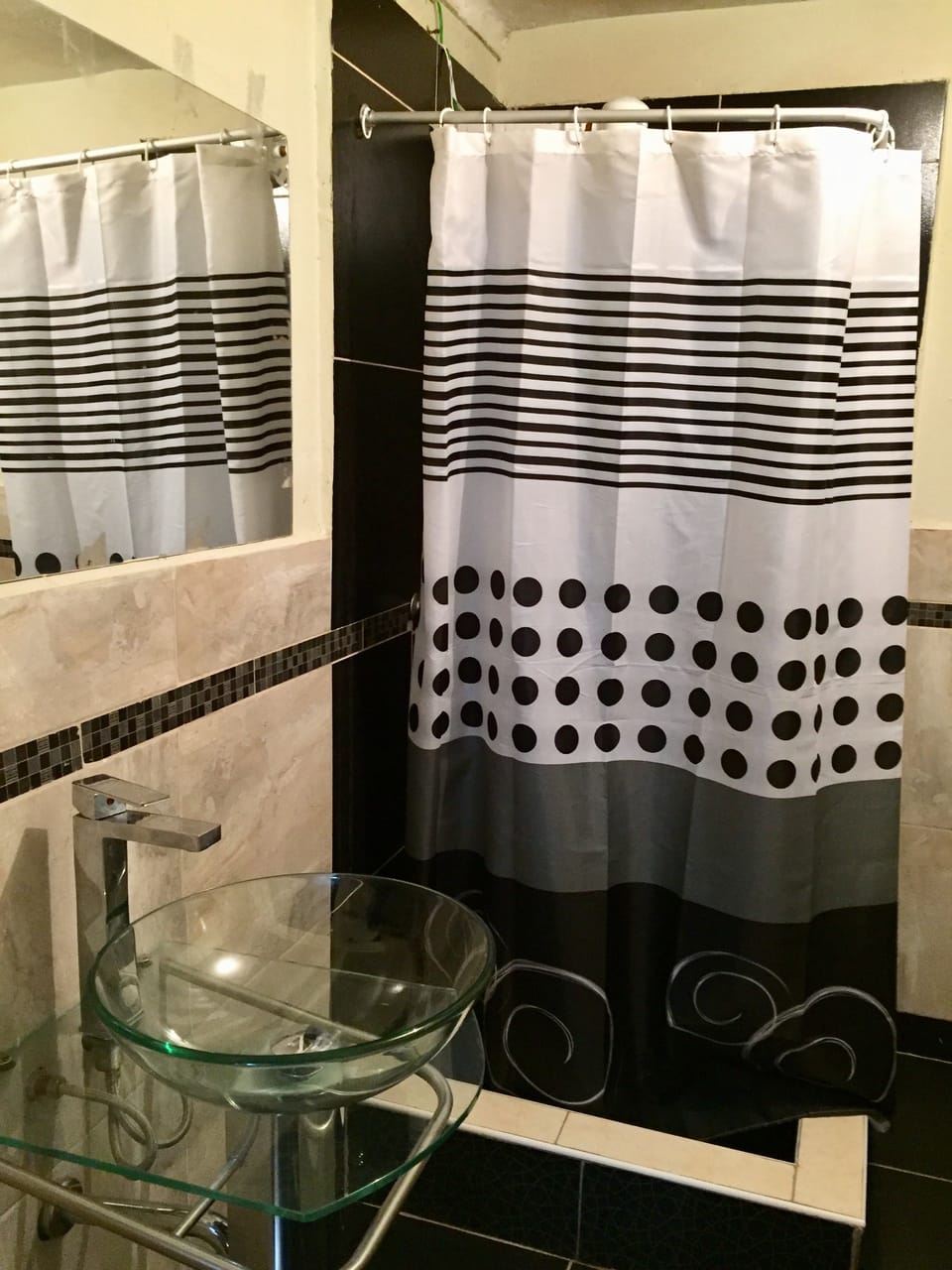 Family Room, Private Bathroom | Bathroom | Shower, towels