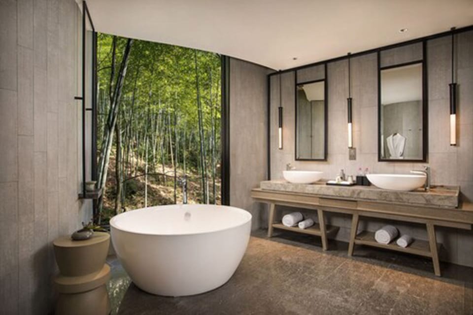 Separate tub and shower, spring water tub, rainfall showerhead
