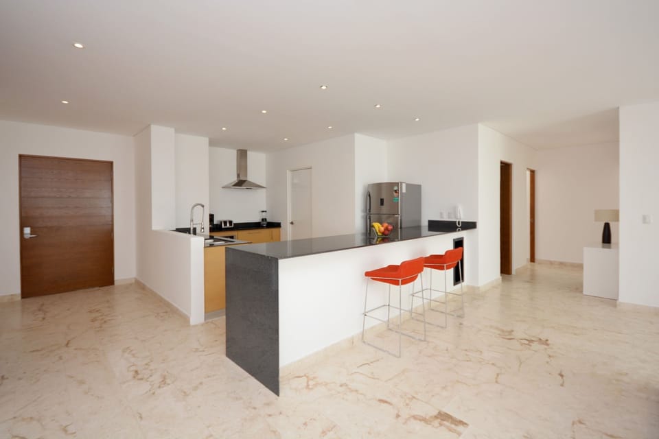 Apartment | Private kitchen | Fridge, microwave, oven, stovetop