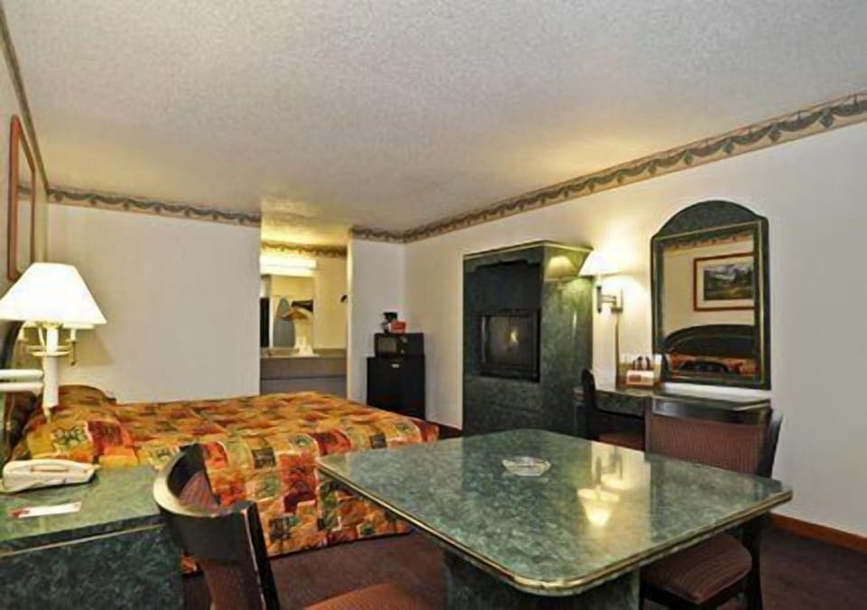 Desk, iron/ironing board, WiFi (free), alarm clocks