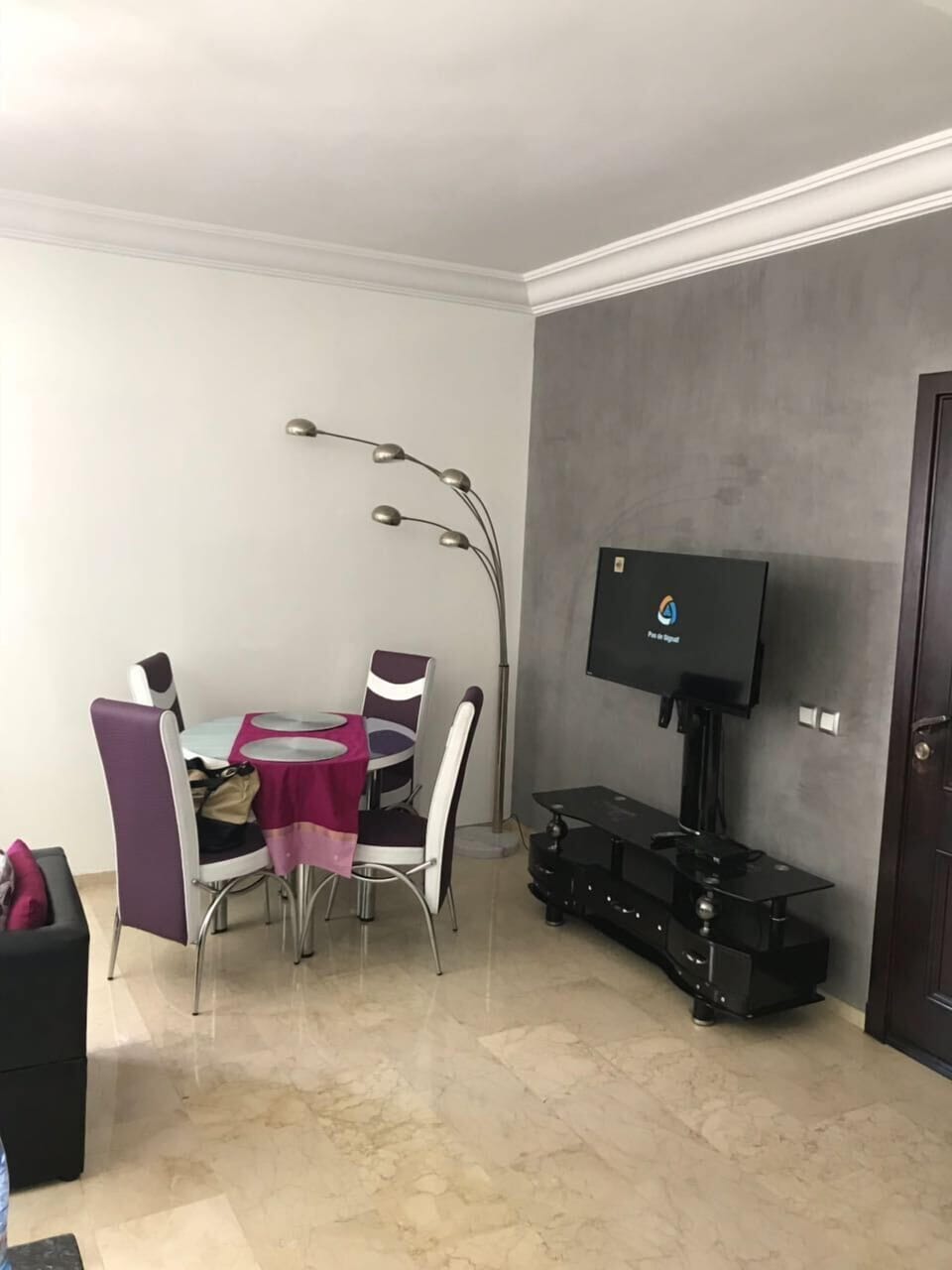 Apartment, 2 Bedrooms | Living room | Flat-screen TV