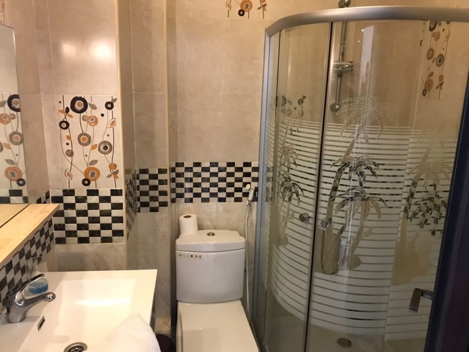 Apartment, 2 Bedrooms | Bathroom | Shower, hair dryer