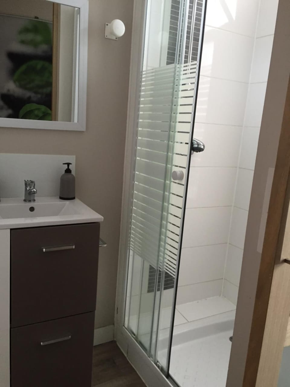 Shower, deep soaking tub, free toiletries, hair dryer