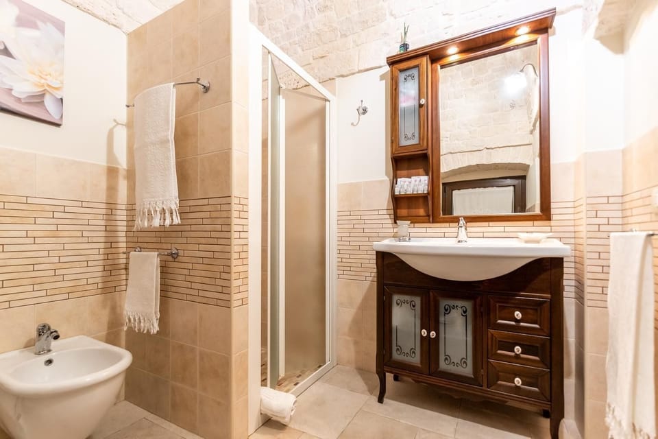 Family House, 2 Bedrooms, Terrace | Bathroom | Shower, rainfall showerhead, bidet, towels