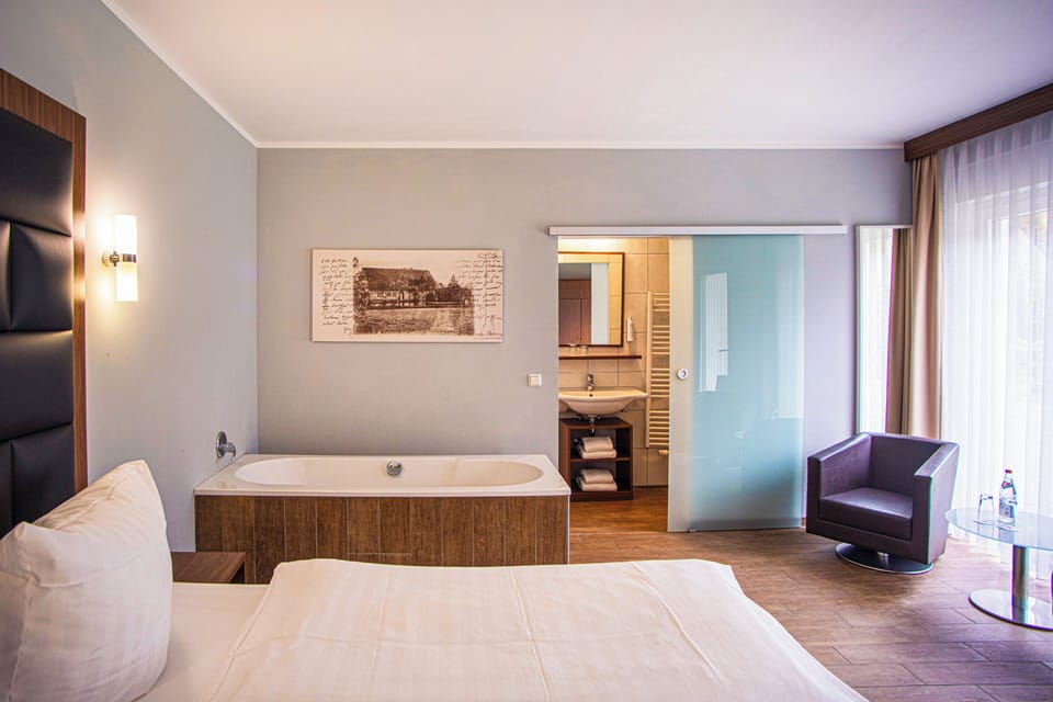 Comfort Double Room | Hypo-allergenic bedding, desk, free WiFi