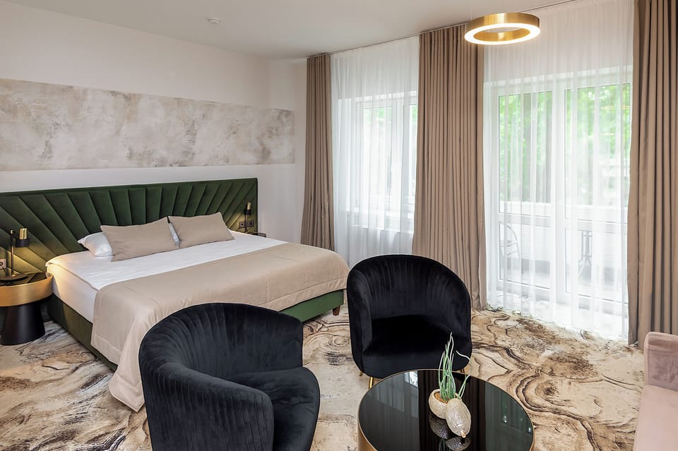 Comfort Double Room | Minibar, in-room safe, desk, free WiFi