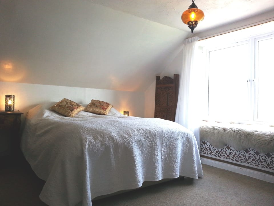 Upstairs bedroom.