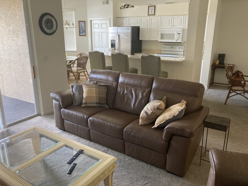 leather furniture with recliners on both ends