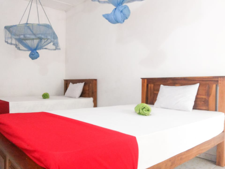 Standard Double Room, 2 Twin Beds | Individually furnished, desk, blackout drapes, soundproofing