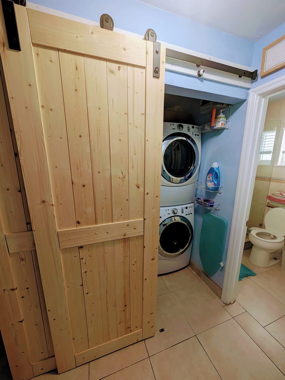 Laundry room (front loaders high capacity)