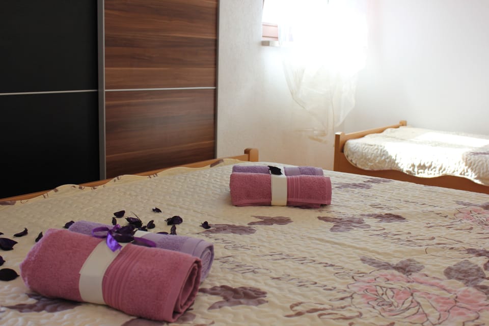 Apartment, Sea View | Soundproofing, iron/ironing board, free cribs/infant beds, free WiFi