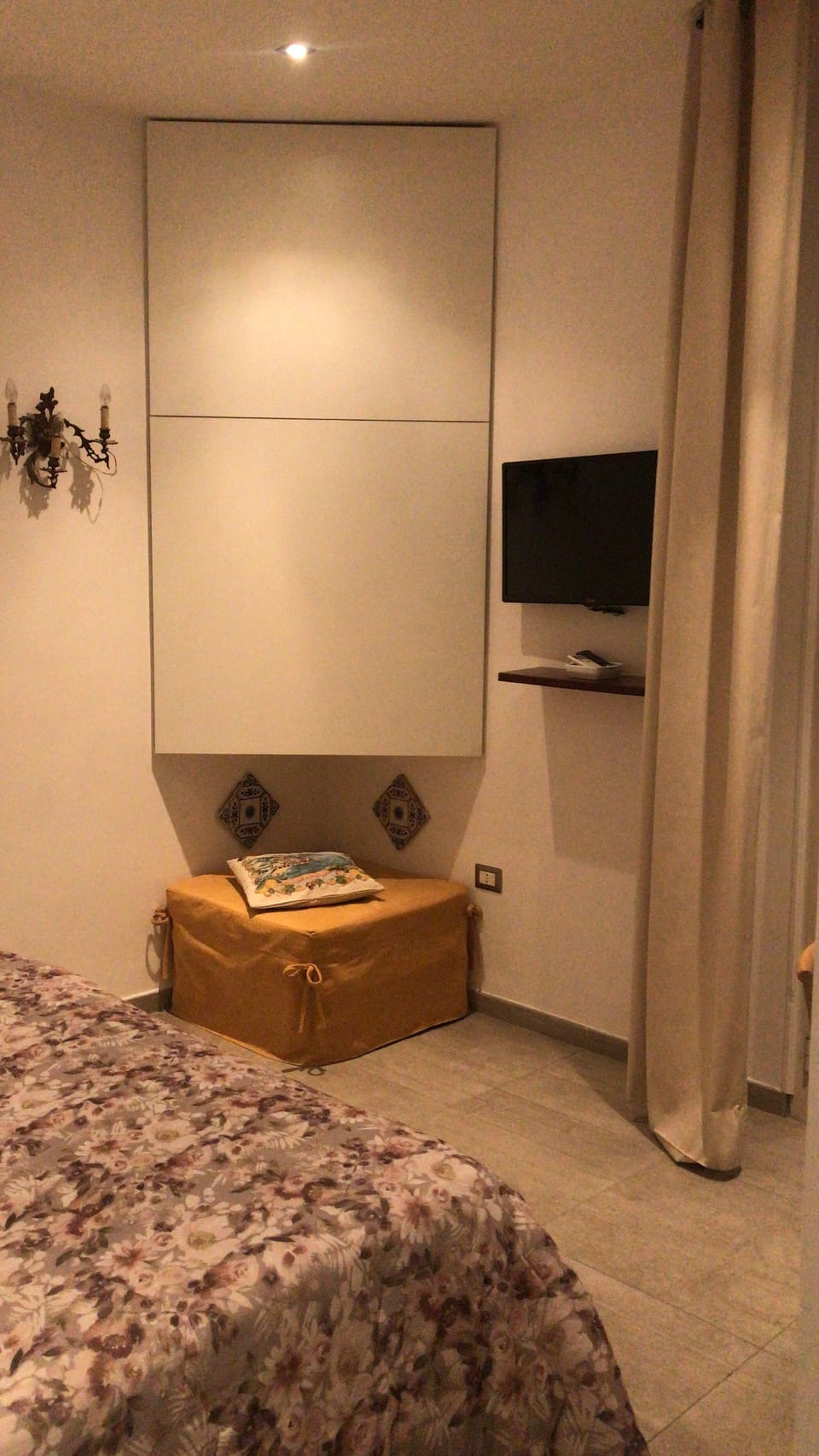 Superior Triple Room, 1 Bedroom, Private Bathroom | In-room safe, desk, blackout drapes, soundproofing
