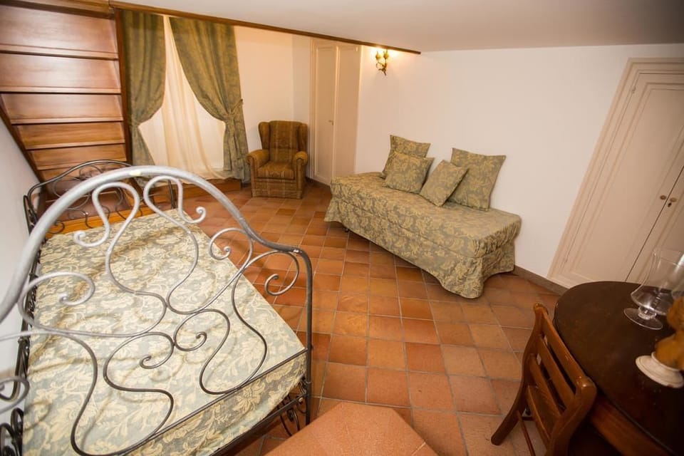 Standard Quadruple Room, Multiple Beds, Non Smoking | Desk, free WiFi, bed sheets