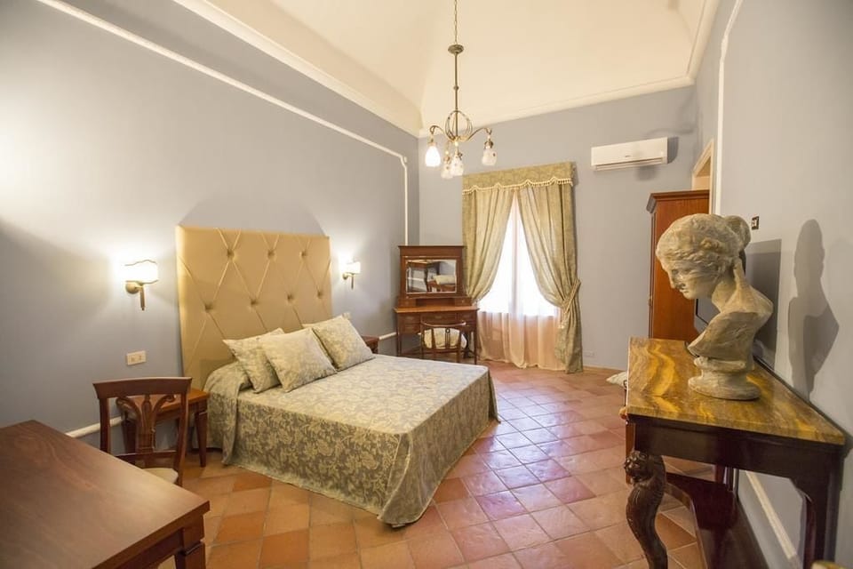 Deluxe Room, 1 Queen Bed, Non Smoking, City View | Desk, free WiFi, bed sheets