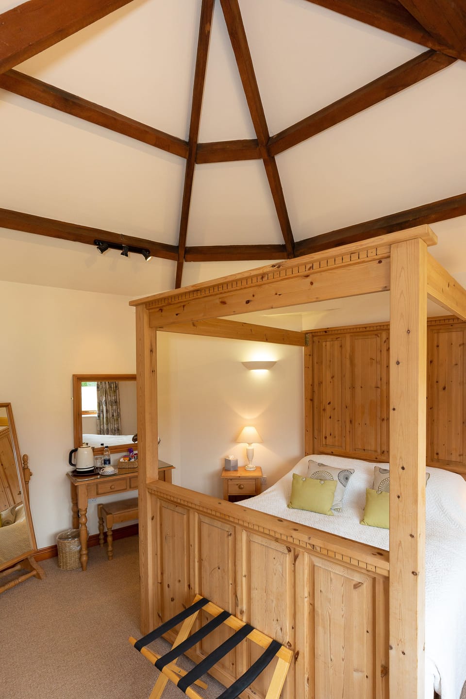 Suite, Ensuite | Soundproofing, iron/ironing board, free WiFi, bed sheets