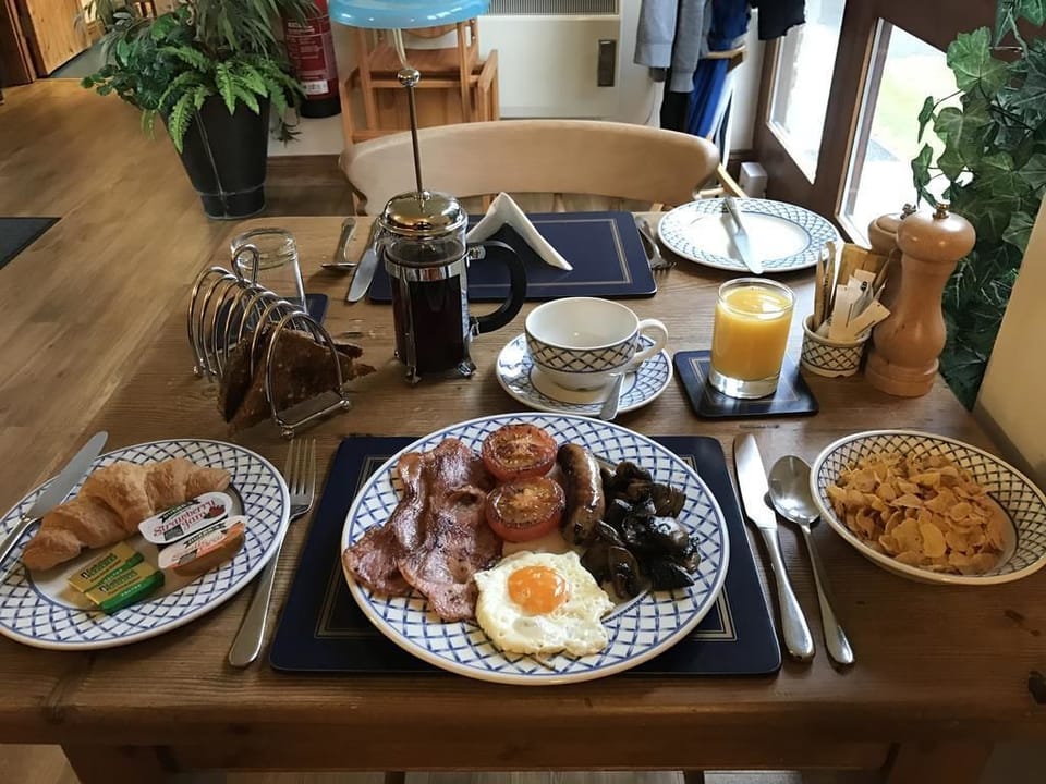 Free daily full breakfast
