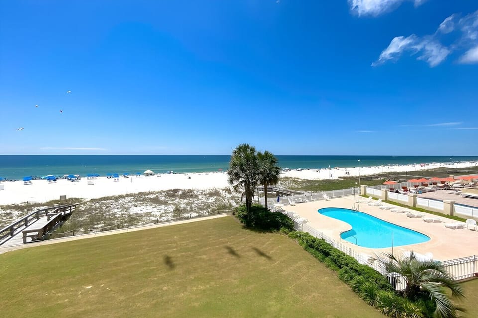 Pool view from your balcony