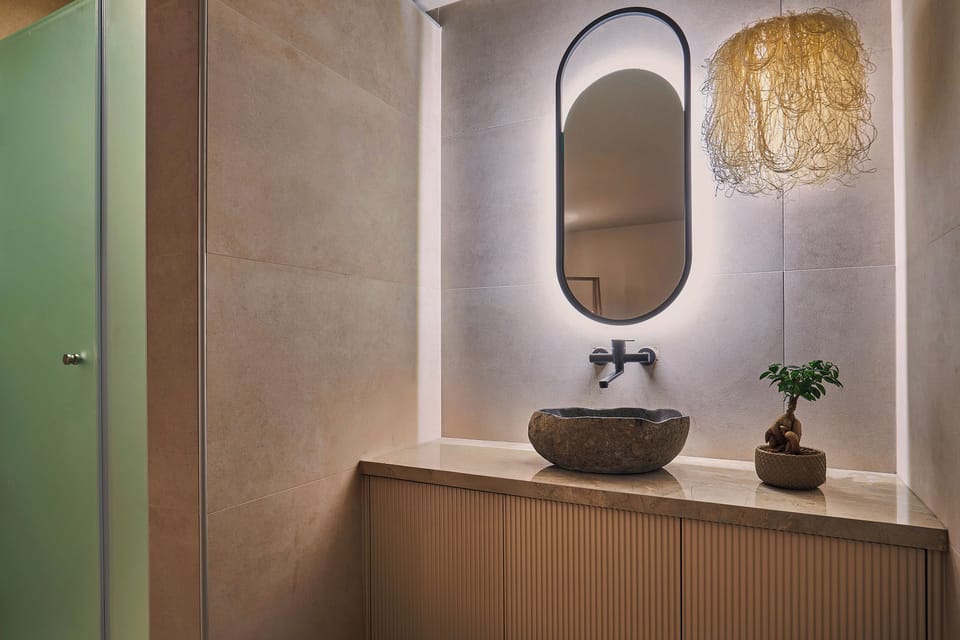 Sauna, hot tub, steam room, body treatments, aromatherapy