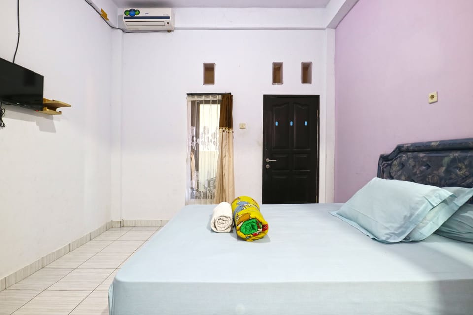 Deluxe Room | Desk, free WiFi