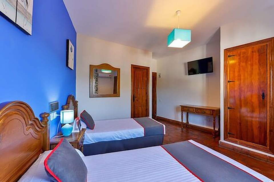 Desk, free WiFi, bed sheets