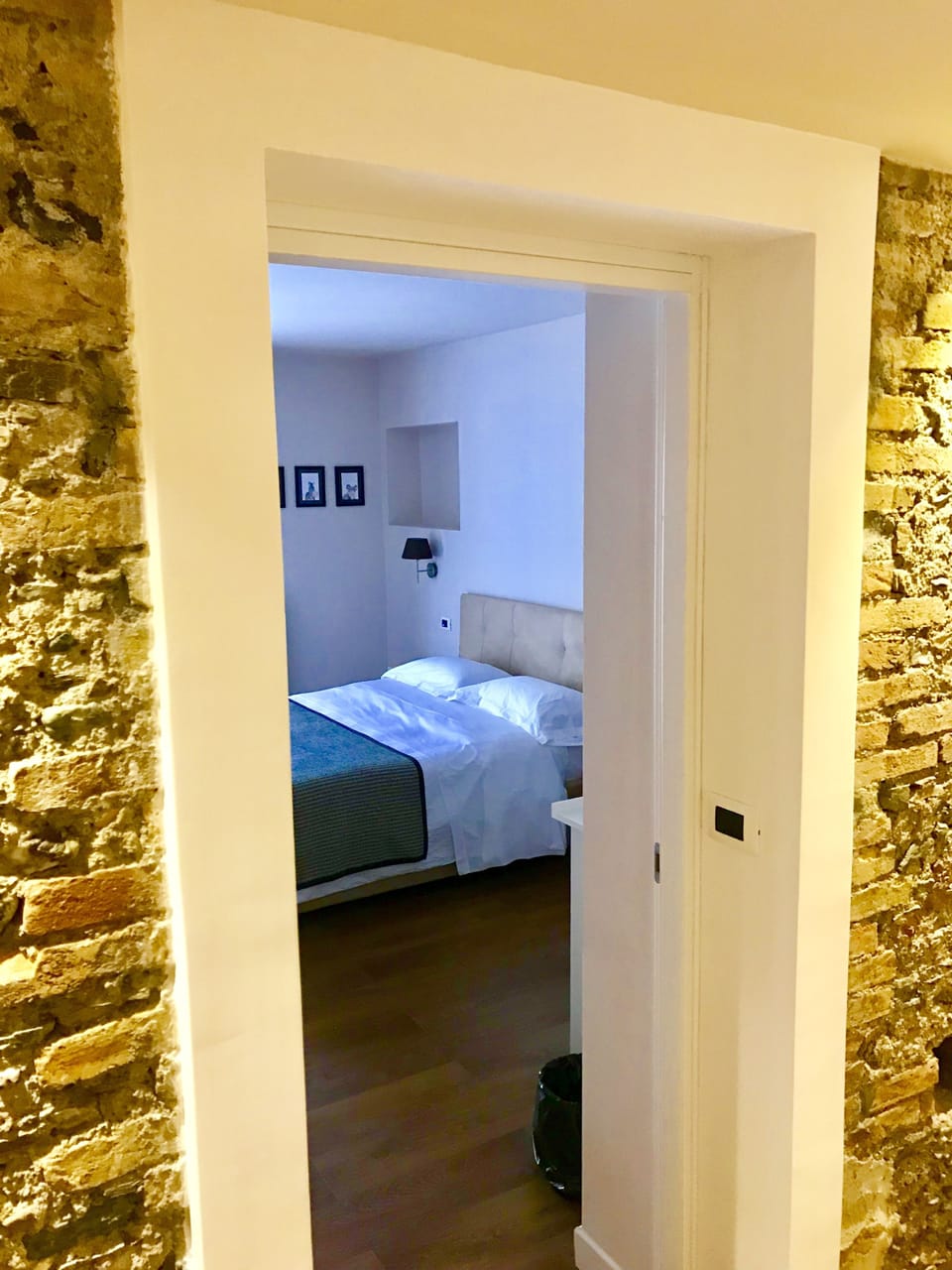 Double Room | 3 bedrooms, in-room safe, individually furnished, desk