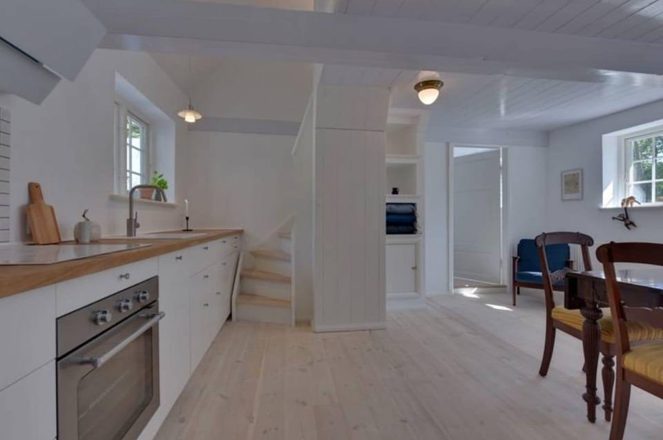 Family Apartment, Multiple Beds (25C) | Private kitchen | Oven, stovetop, dishwasher, cookware/dishes/utensils