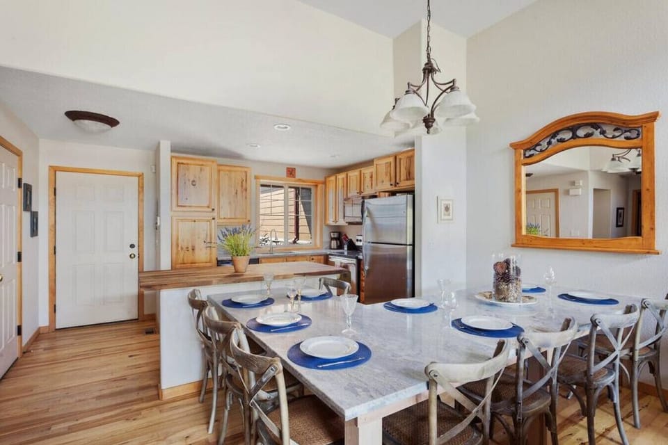 Family friendly kitchen and dining area with quartz island seats 10