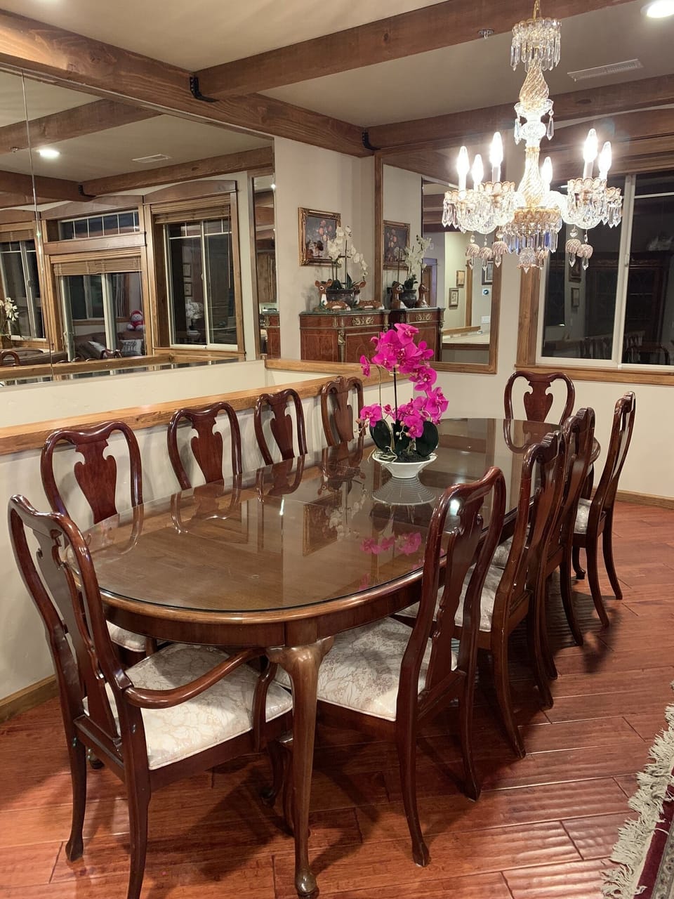 Dining Area (seating for 10)