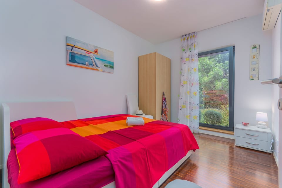 Cozy bedroom with sofa bed for 1 or 2 person. Available air conditioning.