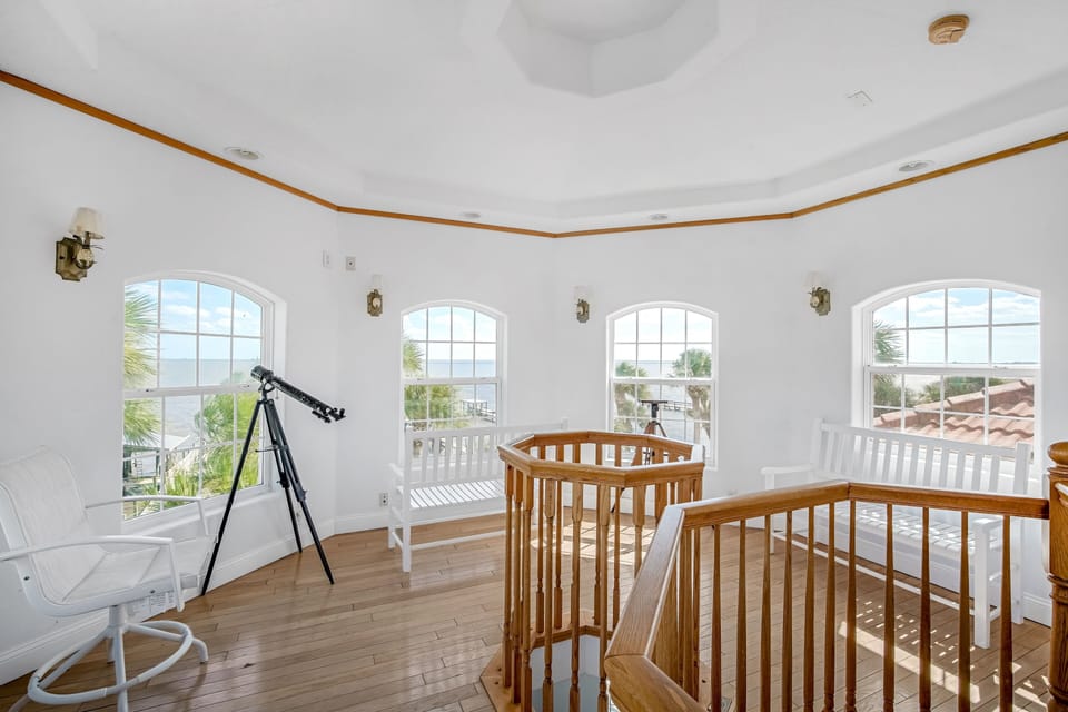 3rd floor tower with gorgeous views of river