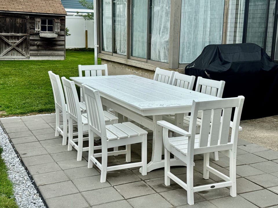 POLYWOOD outdoor patio table seats 8