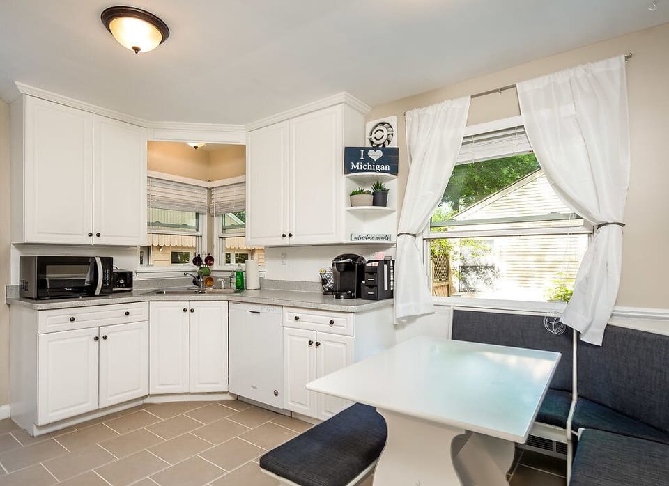 Kitchen fully stocked with all your main cooking needs 
