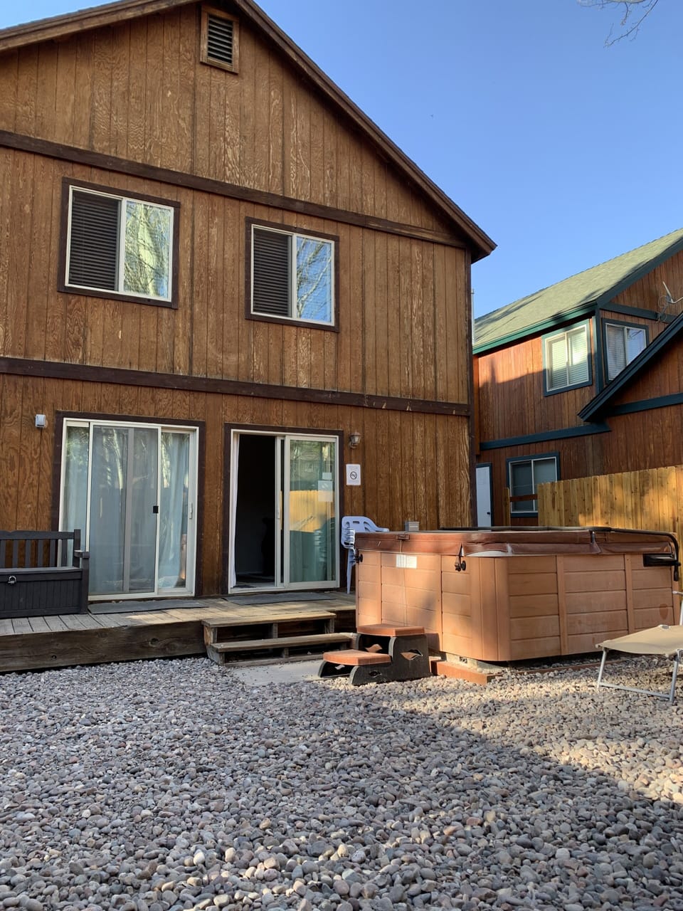 Both dbedrooms downstairs bedrooms with direct access to hot tub and backyard
