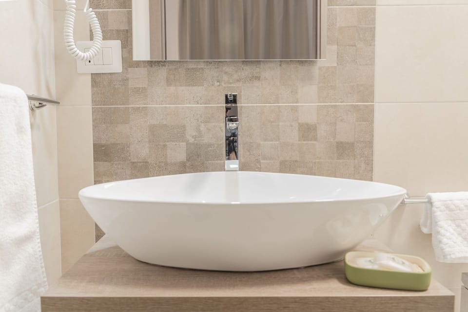 Standard Double or Twin Room | Bathroom sink