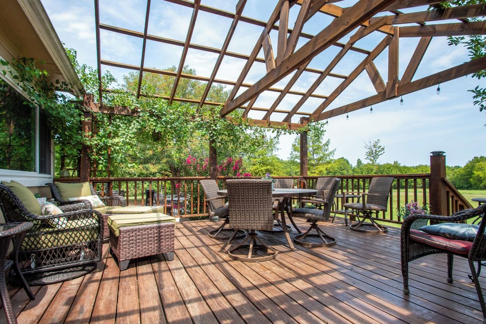 Deck | Outdoor Dining