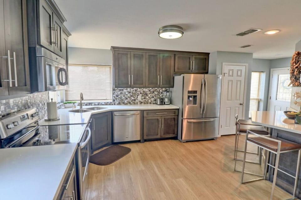 Room for plenty of Cooks!
