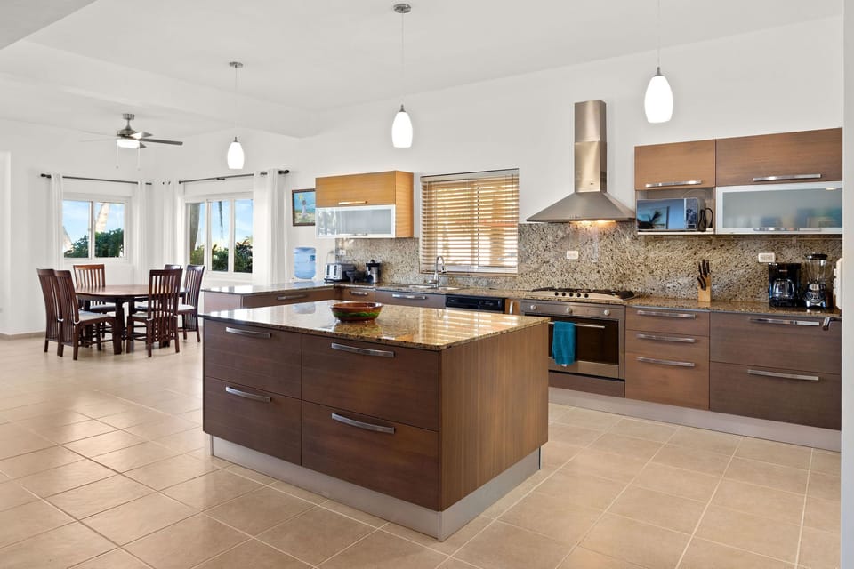 Expansive kitchen with plenty of prep area for your creative dishes