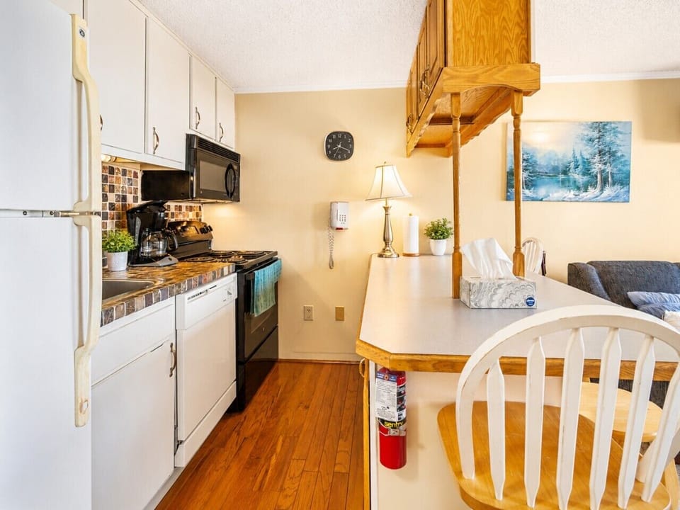 Fully-equipped kitchen