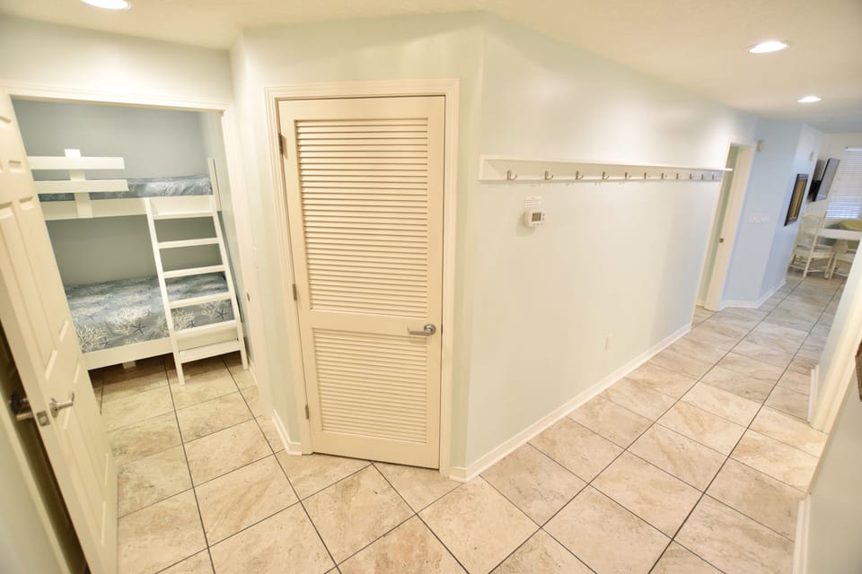 Destin West Gulfside #214: Hallway