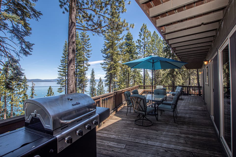 McKinney Cove - Deck BBQ