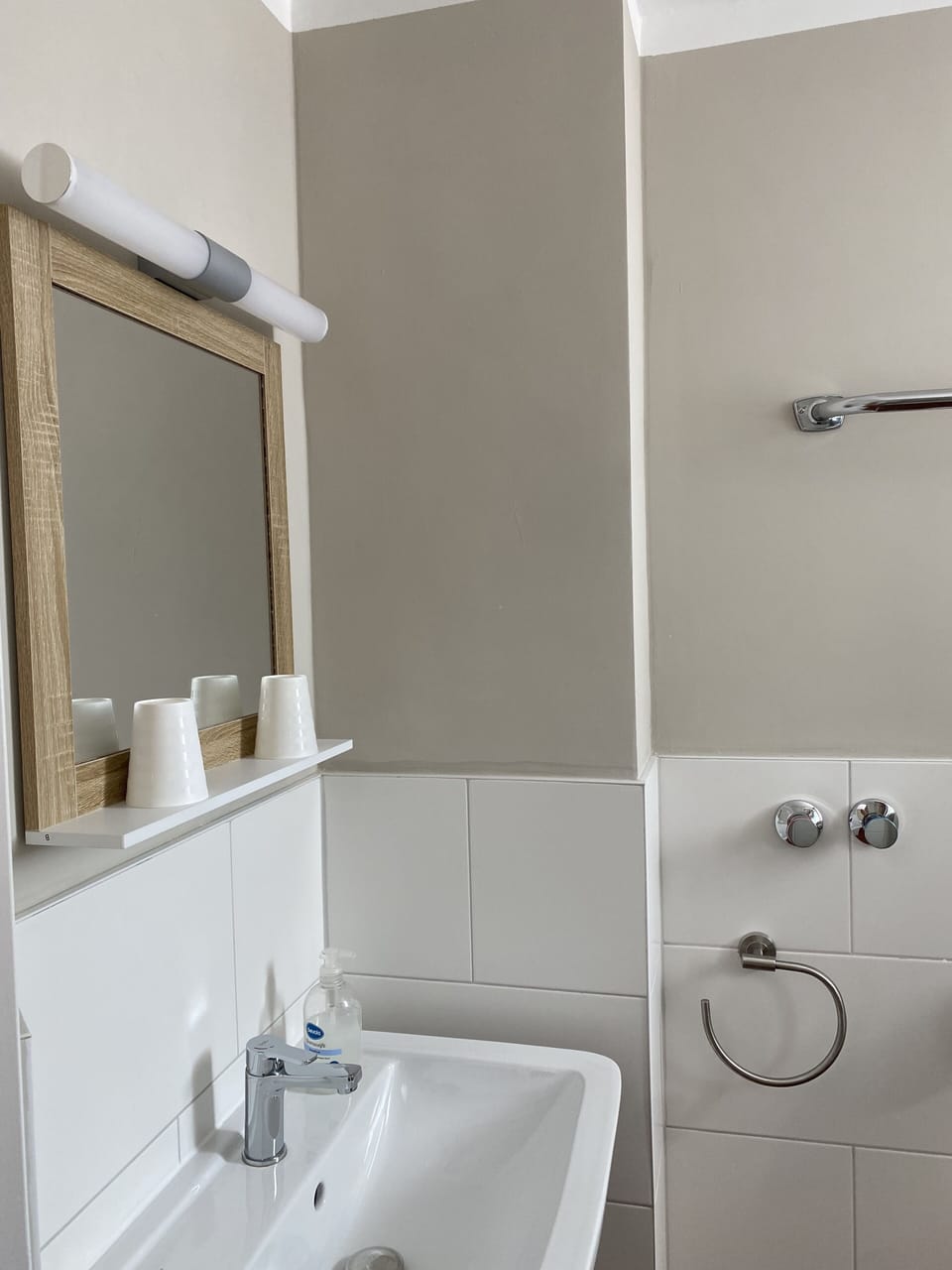 Free WiFi, bed sheets, wheelchair access