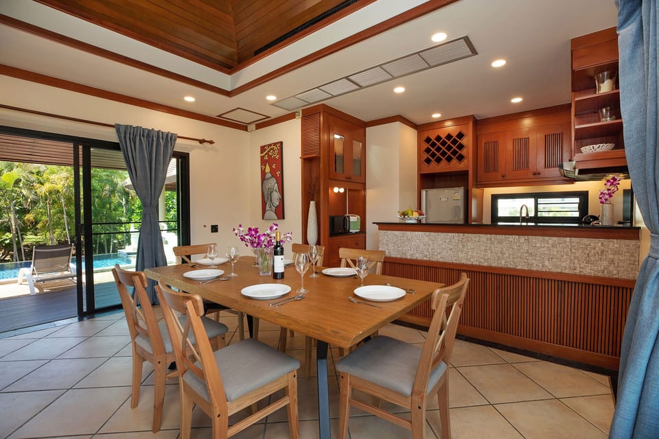 3-Bedroom Villa with Private Pool | In-room dining