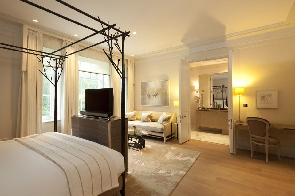 Deluxe Room (Mansion House) | Premium bedding, minibar, in-room safe, desk