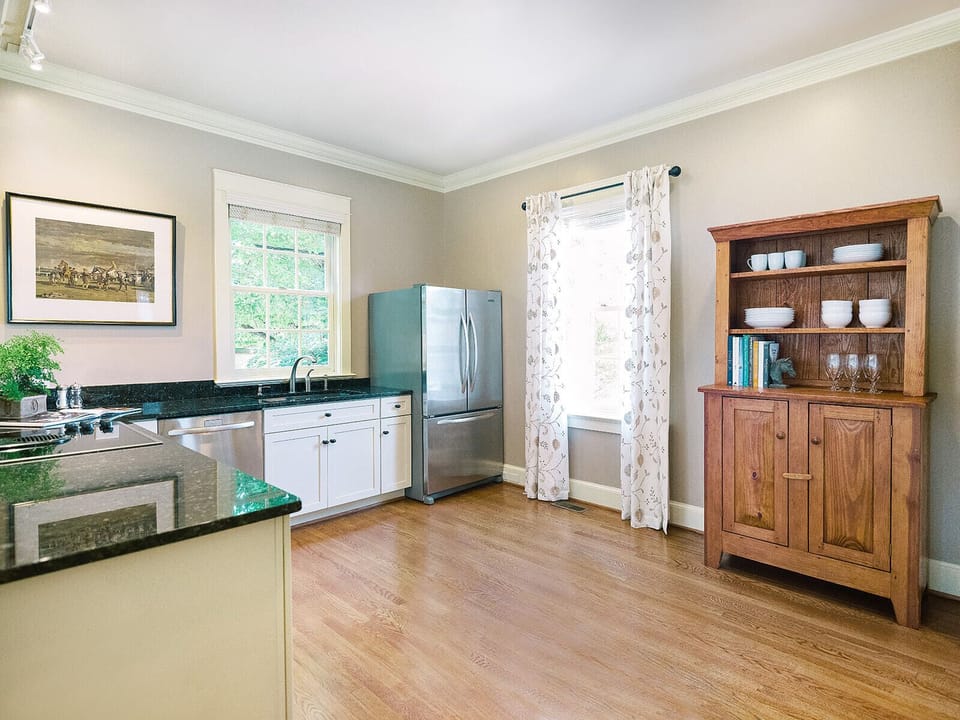 Middleburg Cottage | Private kitchen