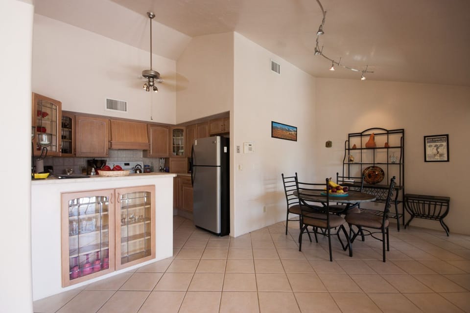 Kitchen and Dinette area.