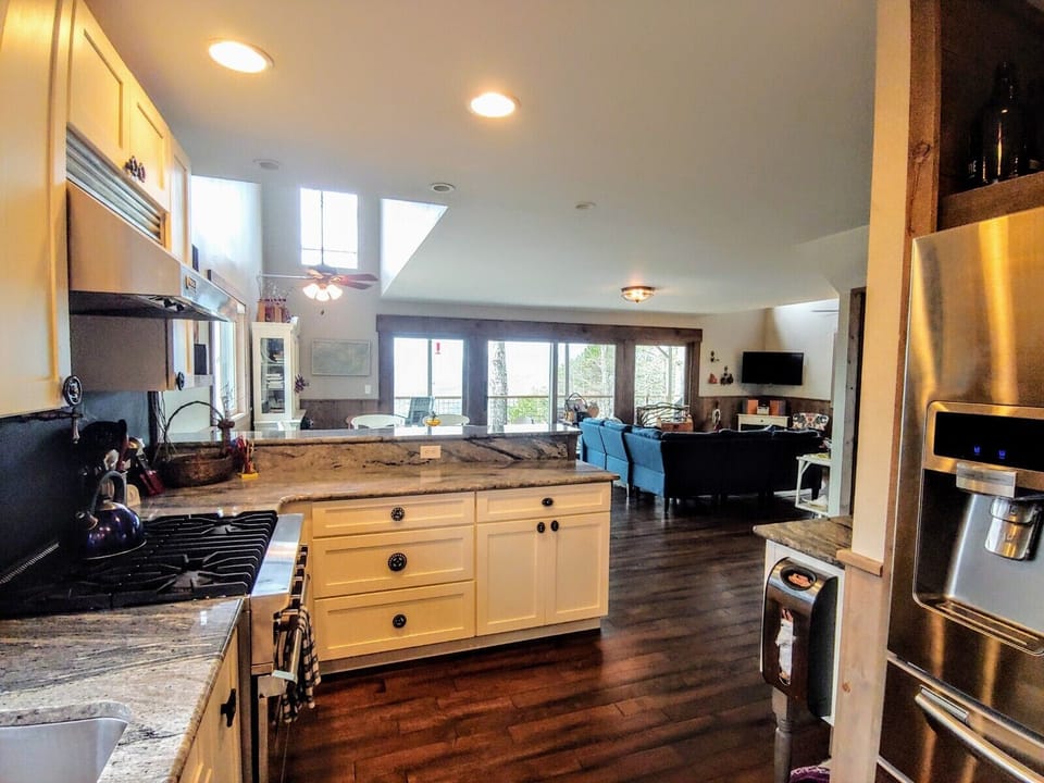 Well appointed kitchen feat. high end appliances + gorgeous granite countertops