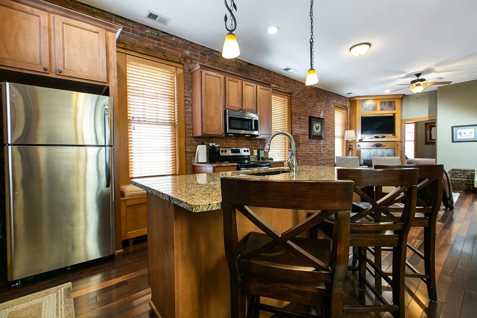 Eat in kitchen.